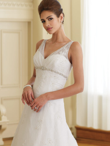 wedding dresses for short women