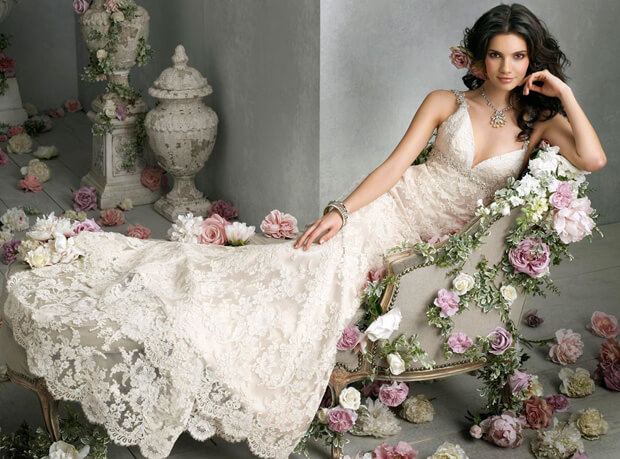 ivory lace wedding dress